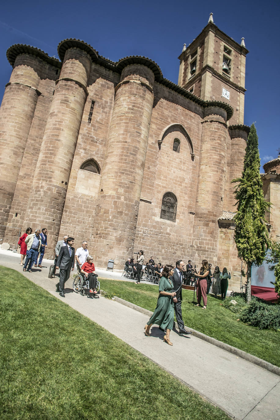 Fotos: El ambiente y las fotografías de galardonados y autoridades después del acto Día de La Rioja