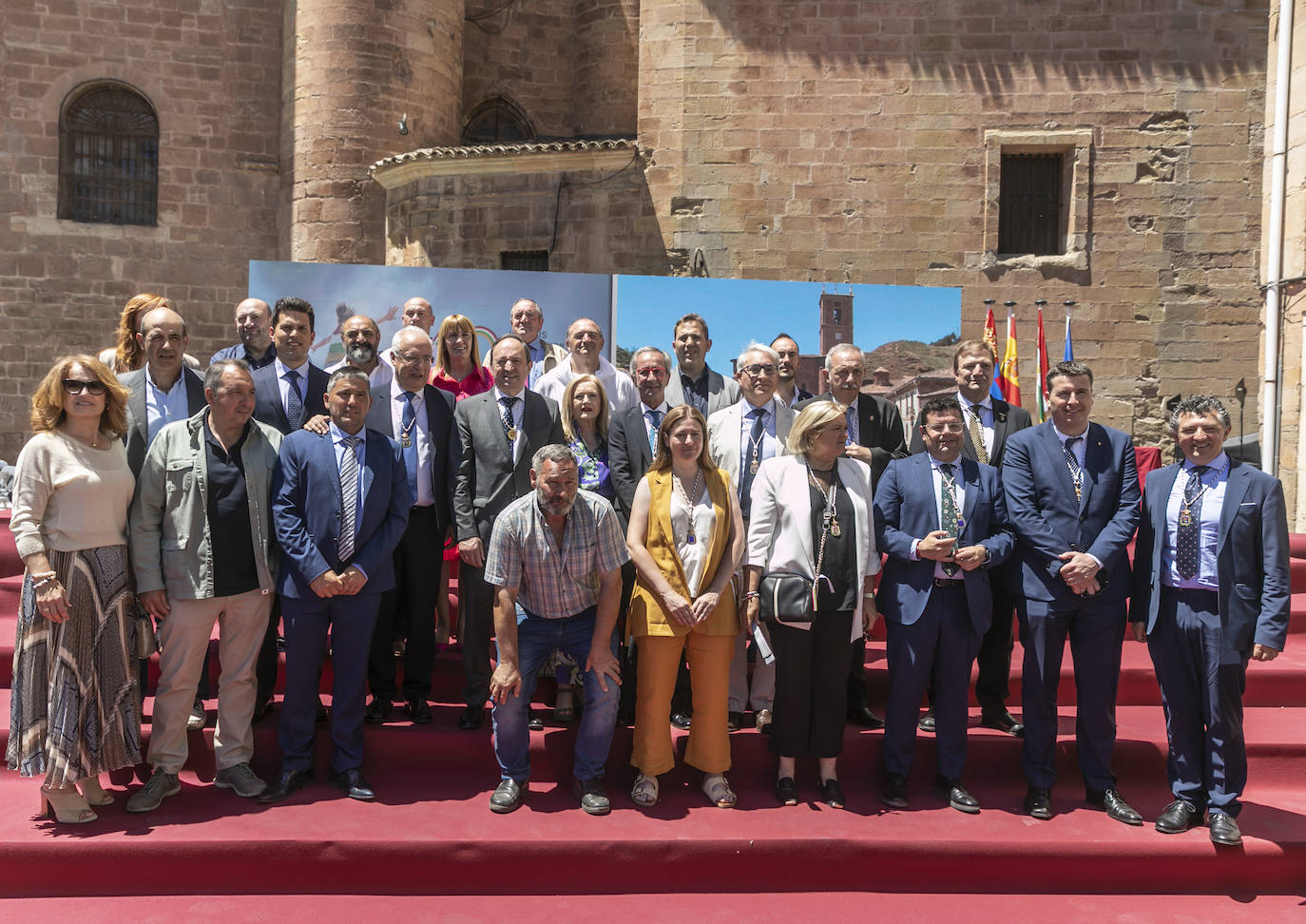 Fotos: El ambiente y las fotografías de galardonados y autoridades después del acto Día de La Rioja