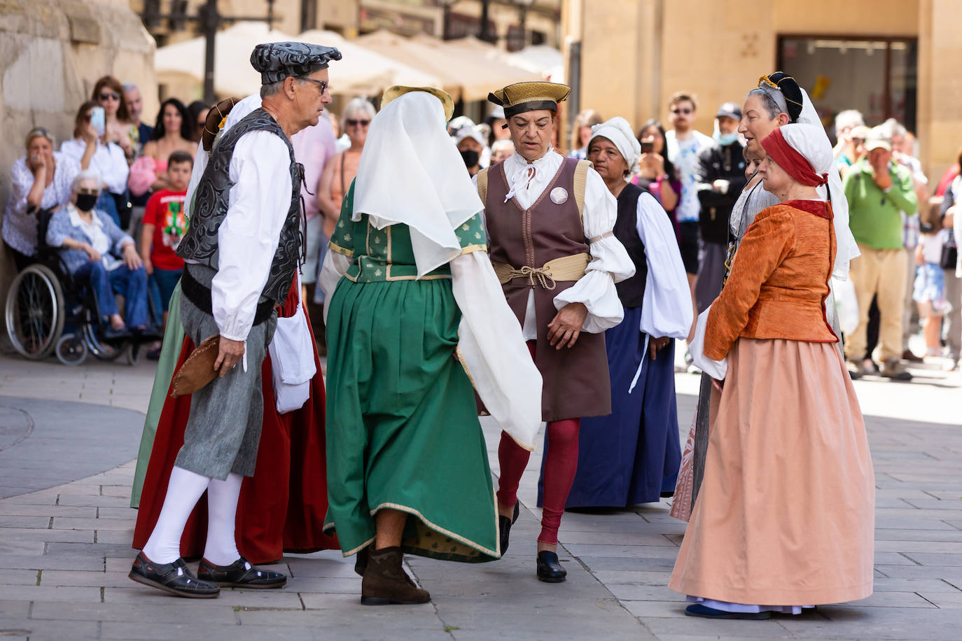 Fotos: Danzas, bailes y un paseo por el campamento francés