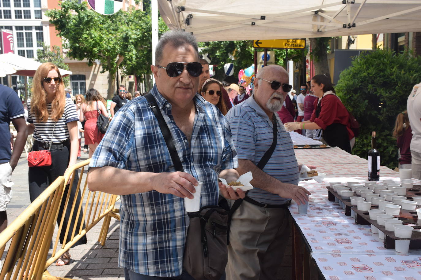 Fotos: Jueves de degustaciones de San Bernabé