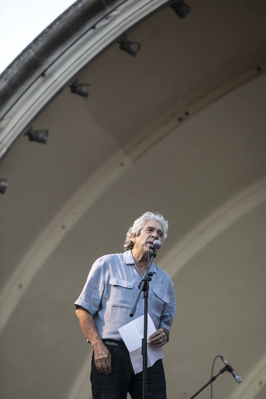 Fotos: Ángela Muro, Jesús Vicente Aguirre, Baccara y Chema Purón congregan a miles de personas en El Espolón