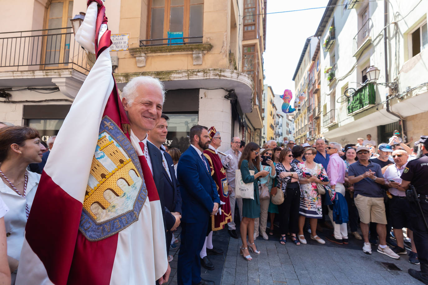 Fotos: Los ecos de la pandemia marcan los tradicionales banderazos de San Bernabé