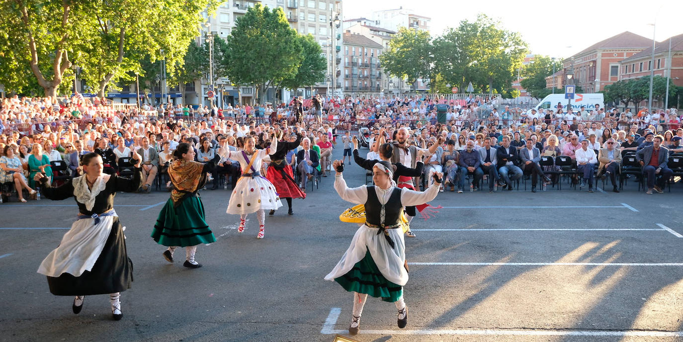 Fotos: Ofrenda floral por San Bernabé