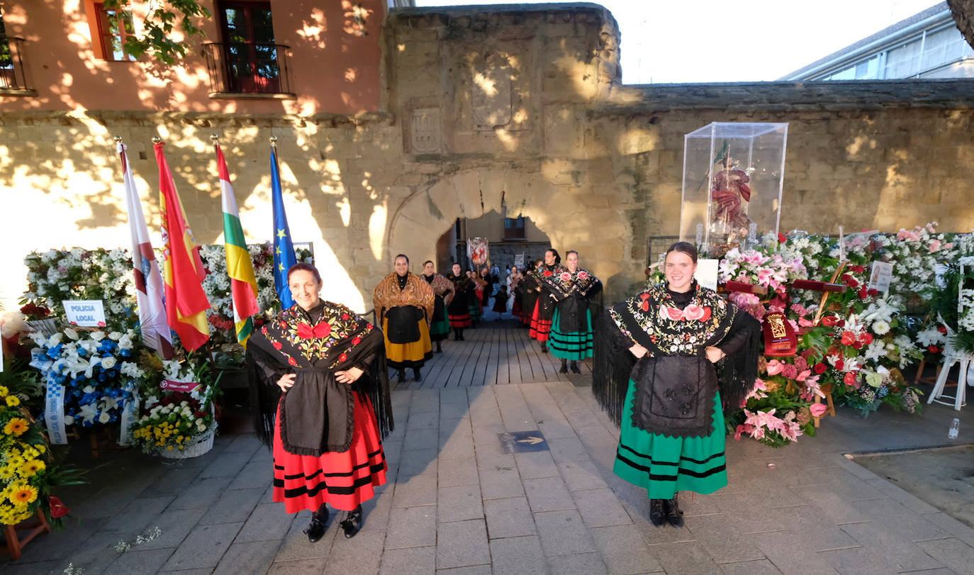 Fotos: Ofrenda floral por San Bernabé
