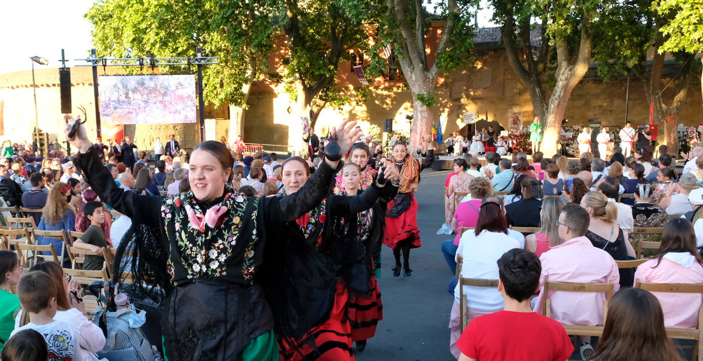 Fotos: Ofrenda floral por San Bernabé
