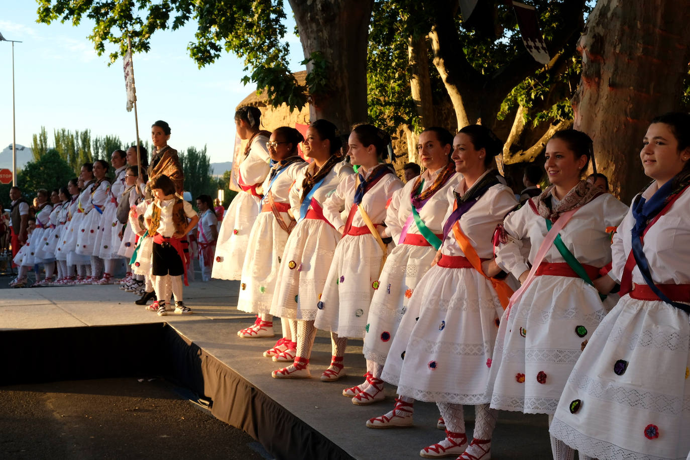 Fotos: Ofrenda floral por San Bernabé