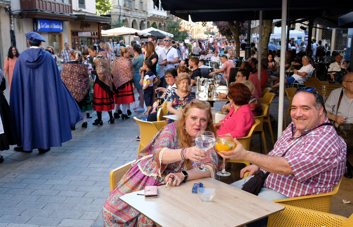 Fotos: Ofrenda floral por San Bernabé