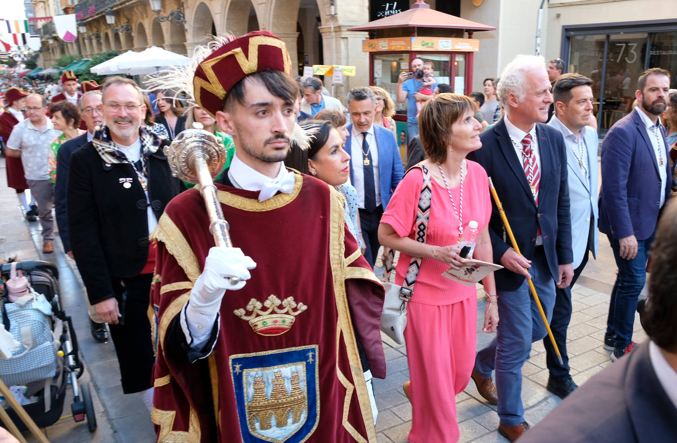 Fotos: Ofrenda floral por San Bernabé