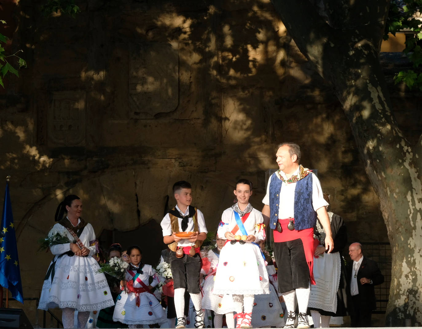 Fotos: Ofrenda floral por San Bernabé