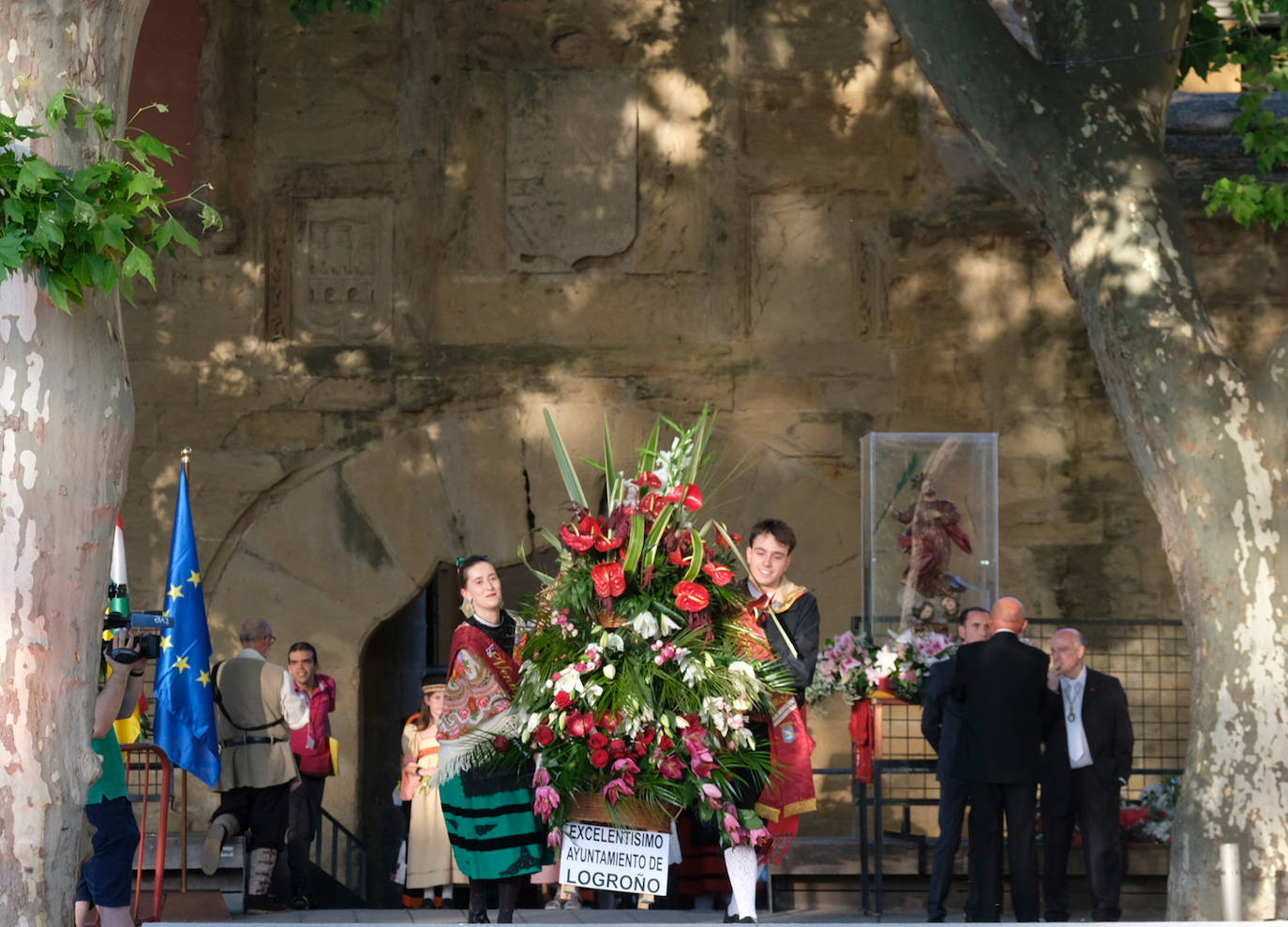 Fotos: Ofrenda floral por San Bernabé