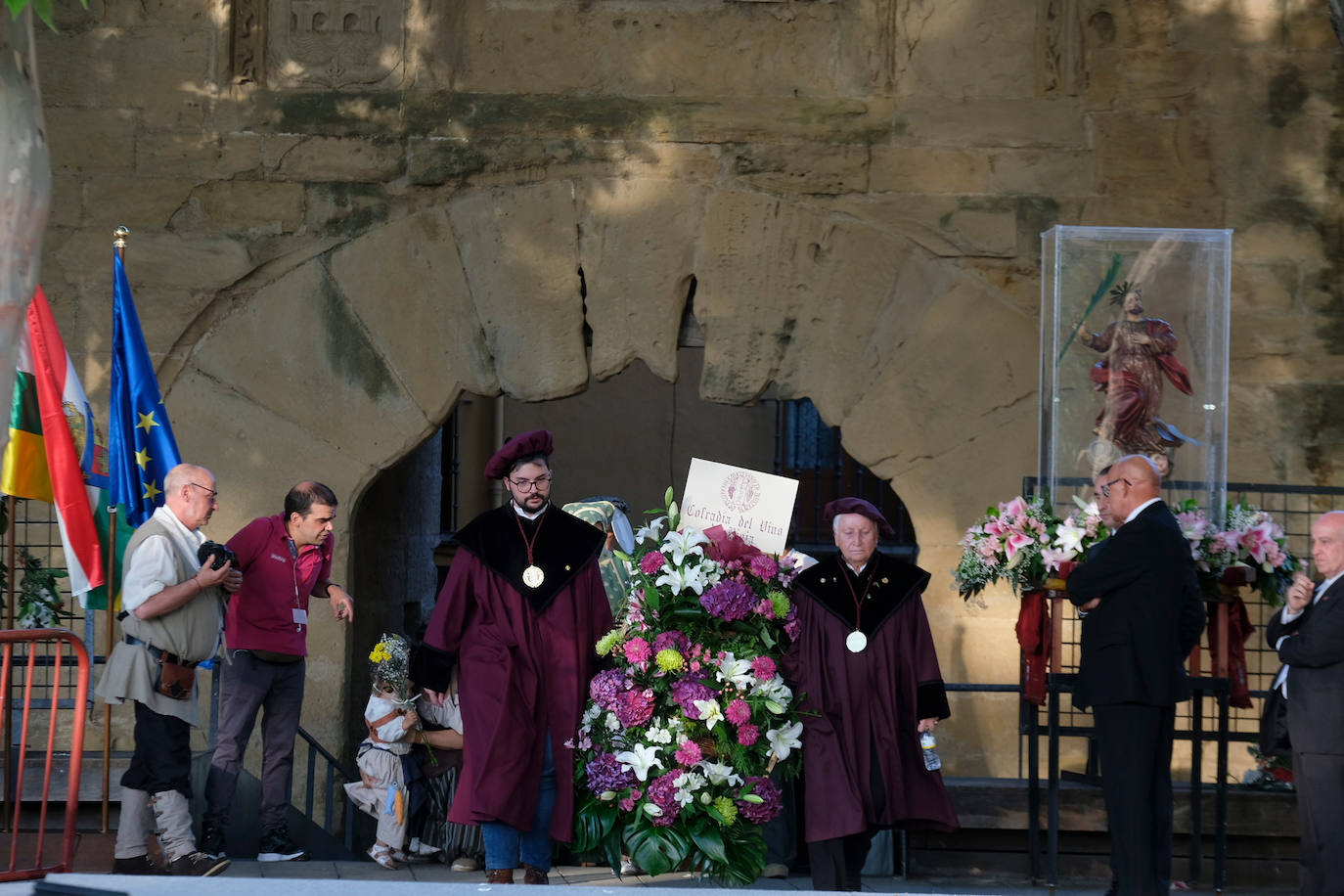 Fotos: Ofrenda floral por San Bernabé
