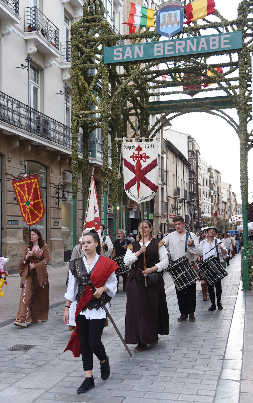 Fotos: Entrega de las flores de lis al escudo de Logroño por parte de Carlos V