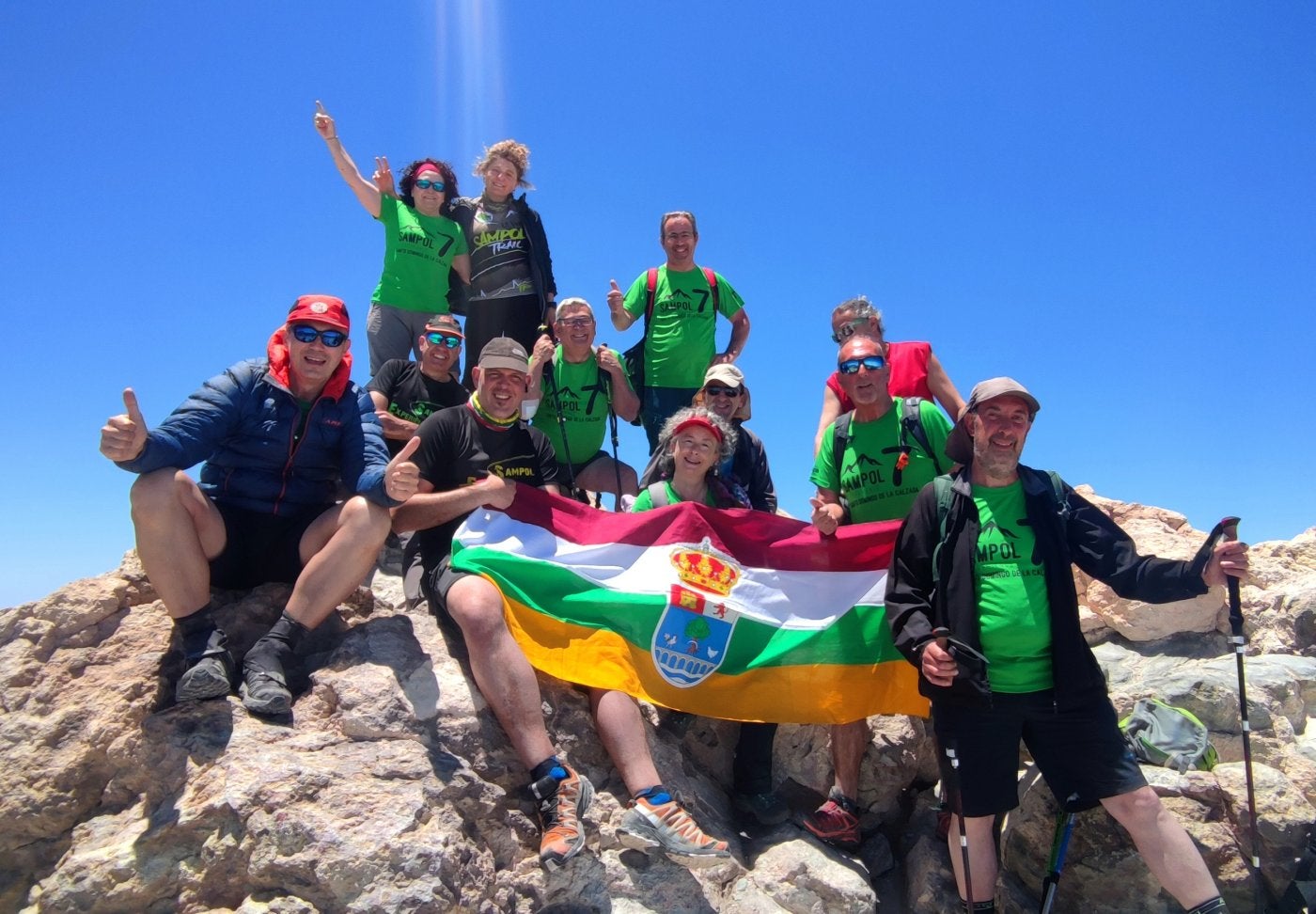 Los montañeros del Sampol, en la cima del Teide. 