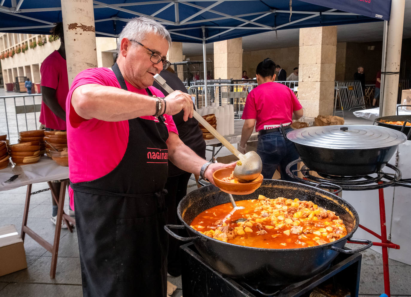 Fotos: Comida renacentista en los soportales del Ayuntamiento