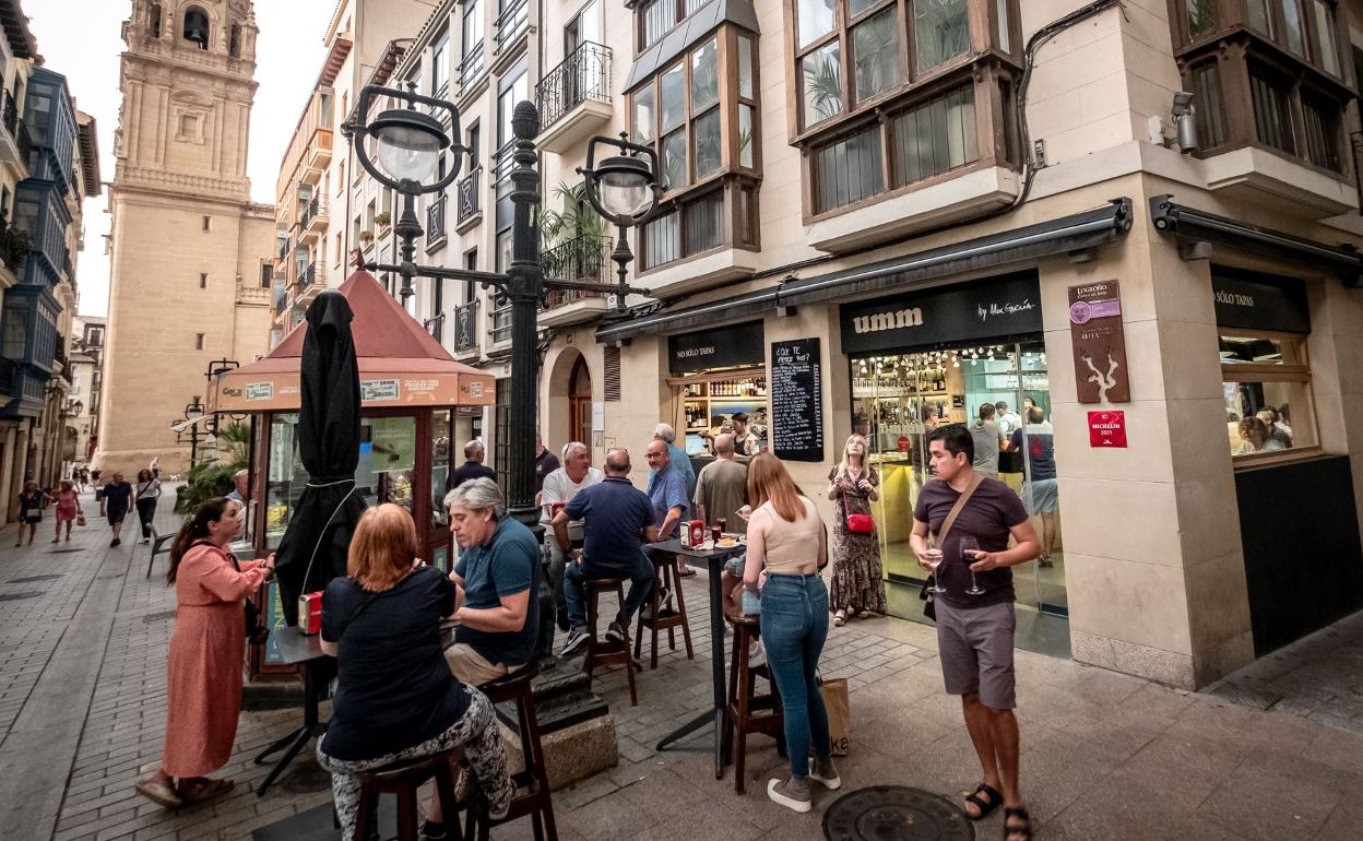 Terraza del Umm, en la esquina de San Juan con Marqués de Vallejo. 