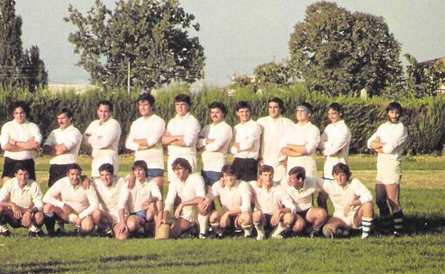 Uno de los primeros equipos del Rugby Rioja, en la Colonia de Albelda.