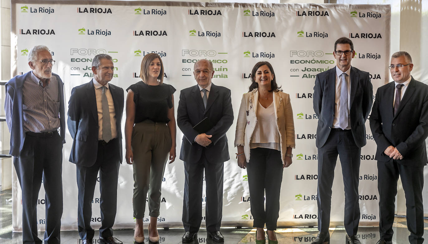 Fotos: Almunia reclama reformas, un pacto de rentas y «dejar atrás la política de bloques para llegar a acuerdos»