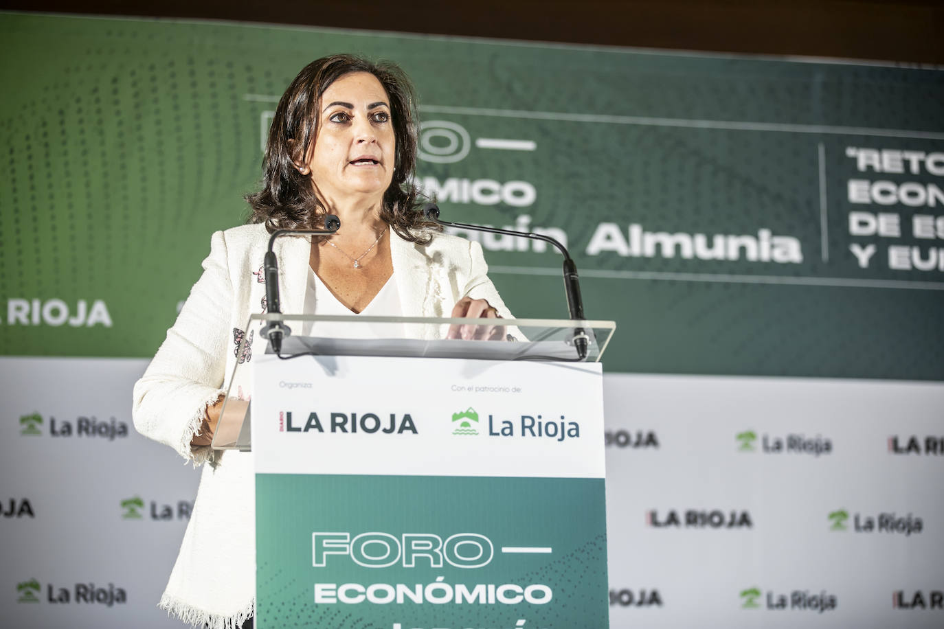 Fotos: Almunia reclama reformas, un pacto de rentas y «dejar atrás la política de bloques para llegar a acuerdos»