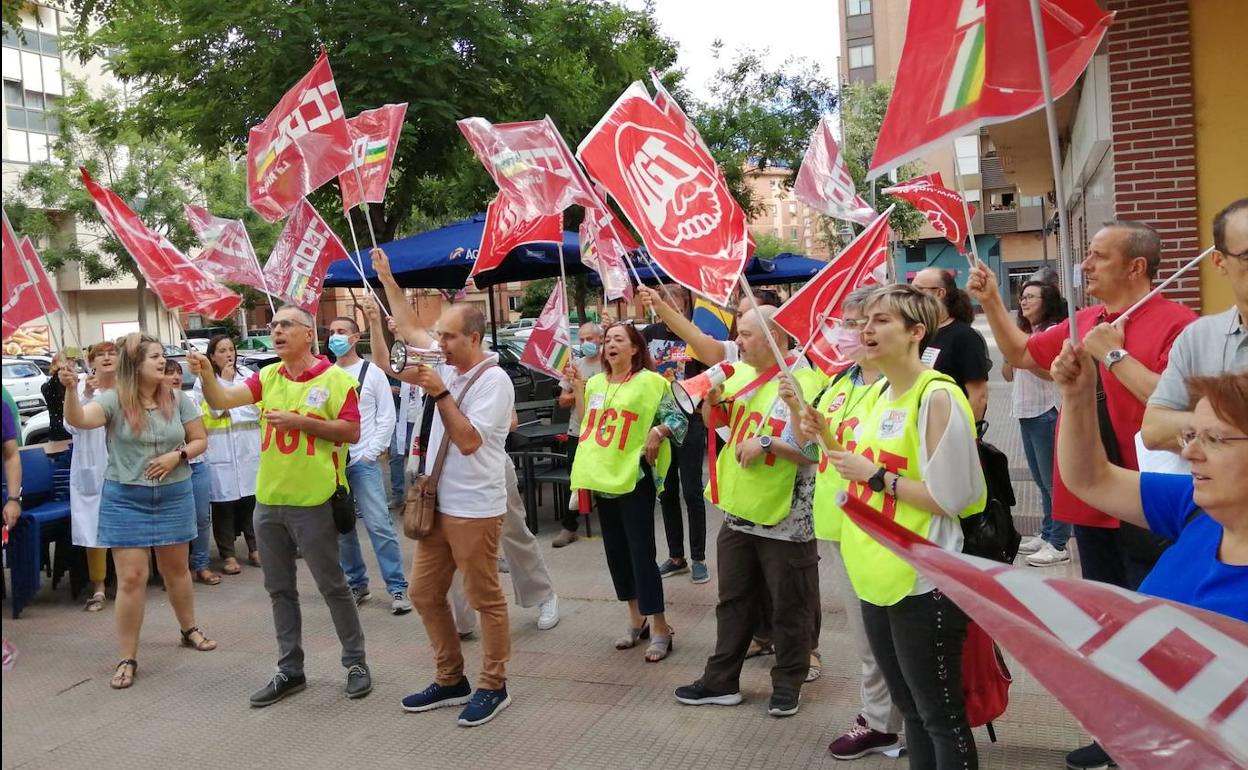 Los trabajadores de Quirón Prevención convocan un paro parcial y reclaman «un salario digno»