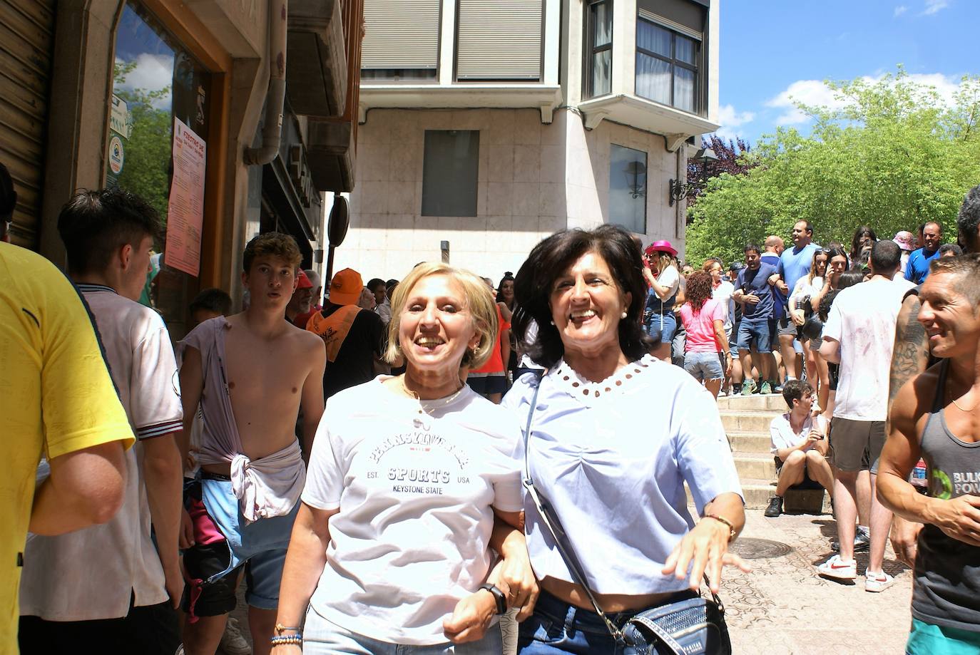 Fotos: Viernes de vueltas y almuerzos en las fiestas de Nájera