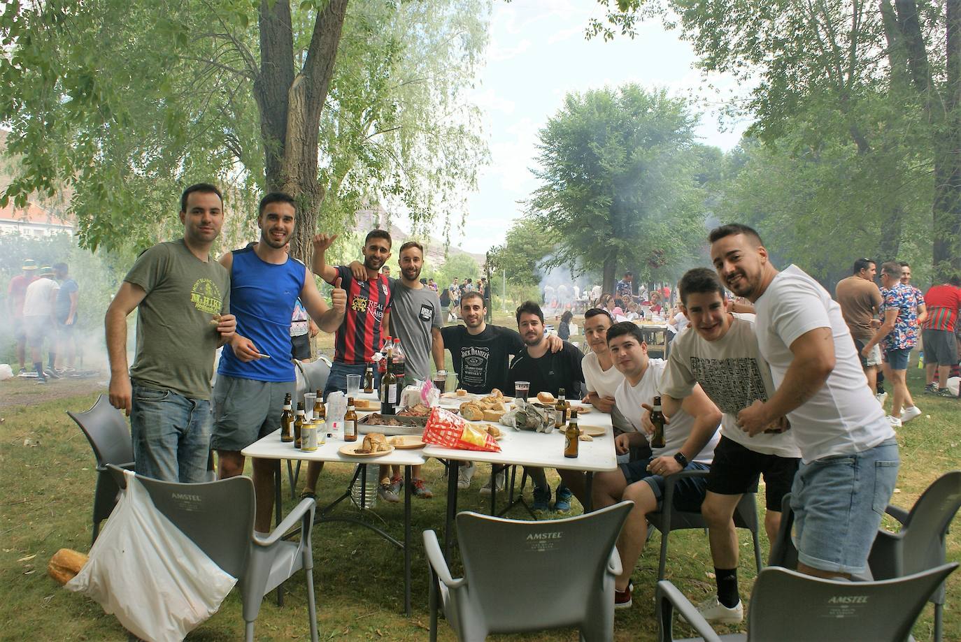 Fotos: Viernes de vueltas y almuerzos en las fiestas de Nájera