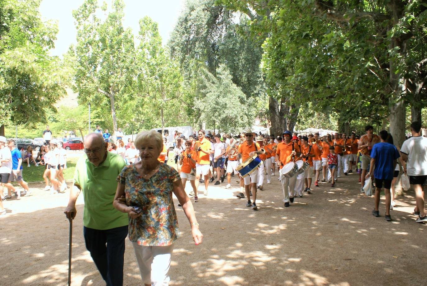 Fotos: Viernes de vueltas y almuerzos en las fiestas de Nájera