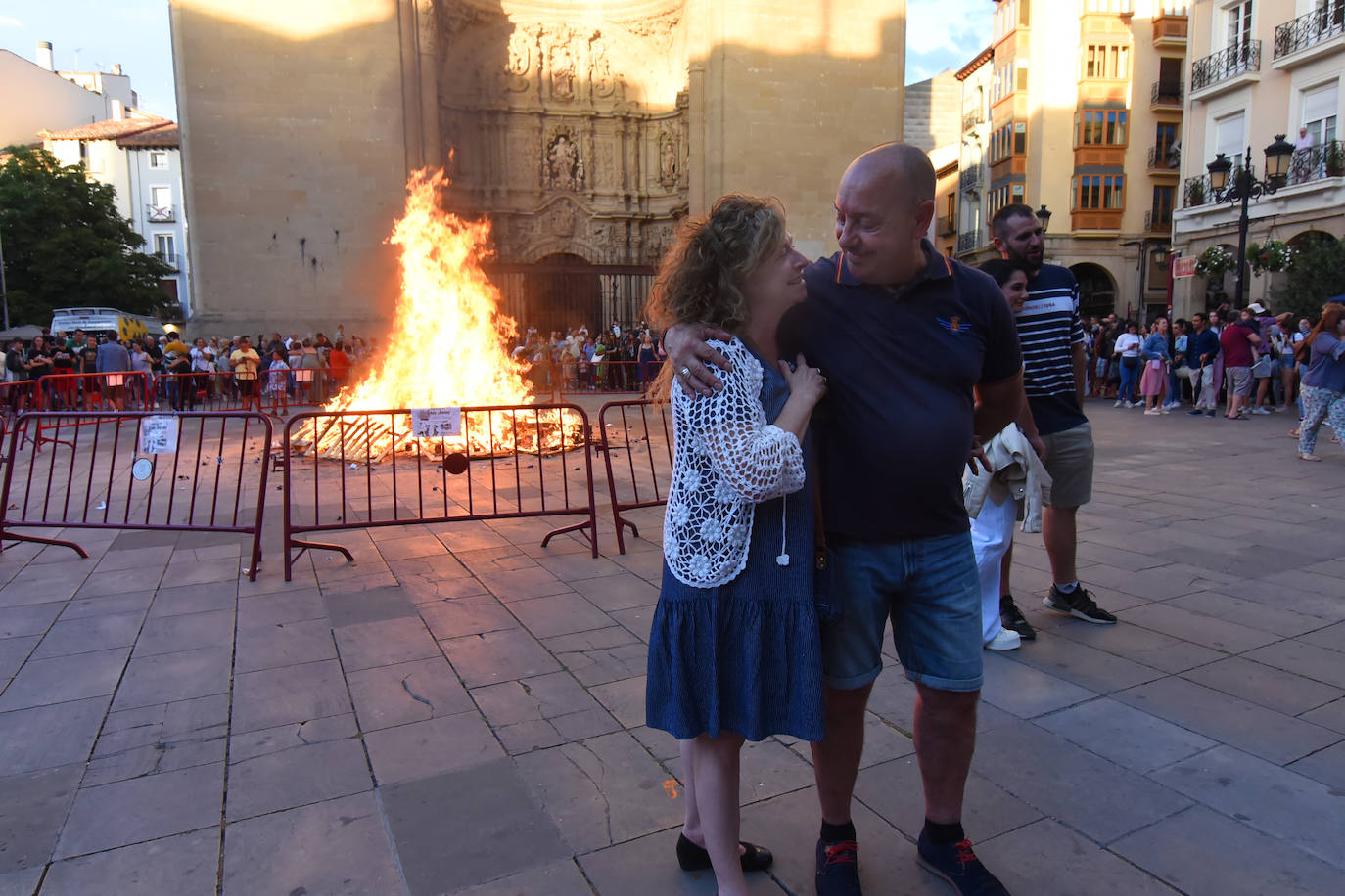 Hoguera en la plaza del Mercado de Logroño