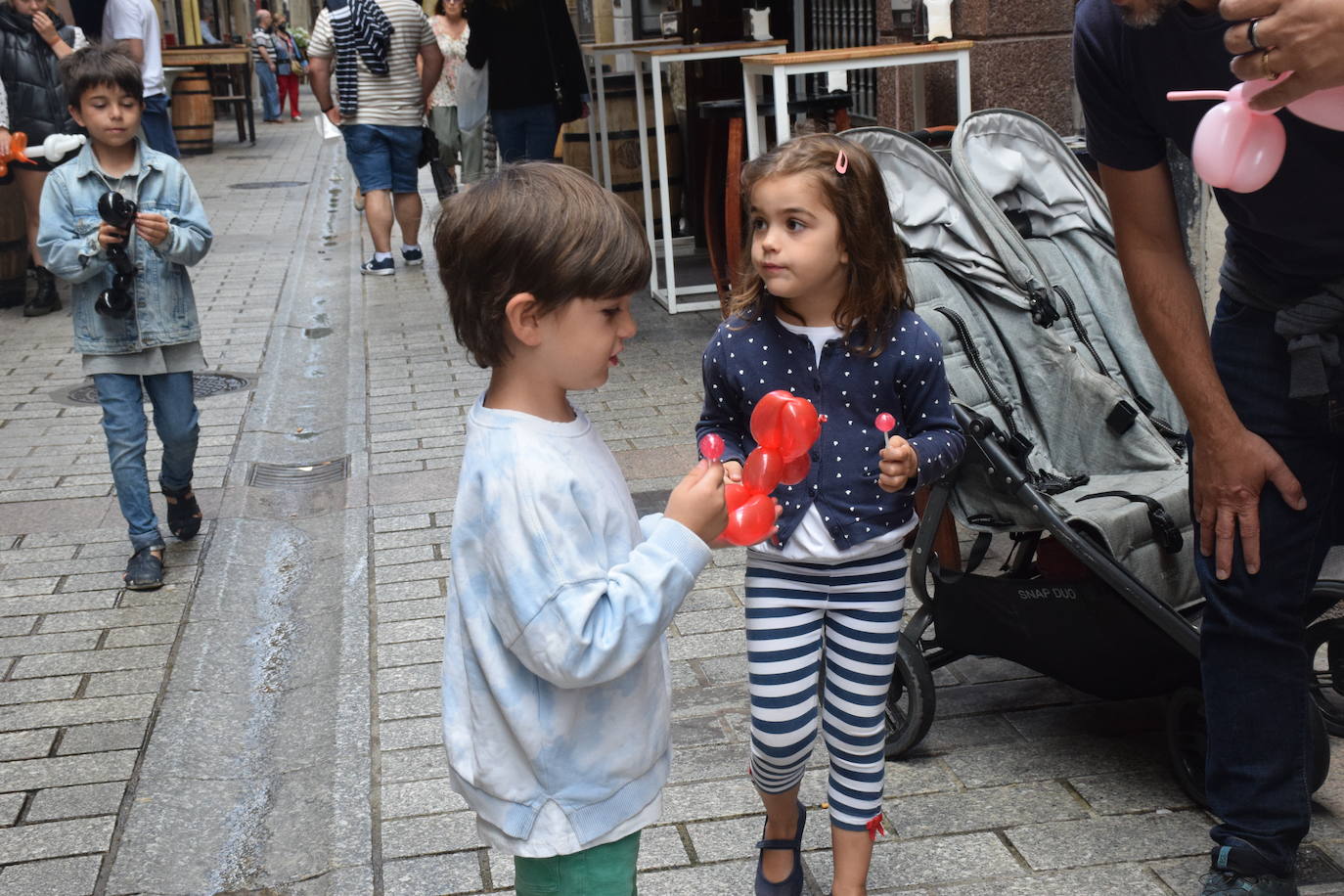 Fotos: Sábado de fiesta en la calle San Juan