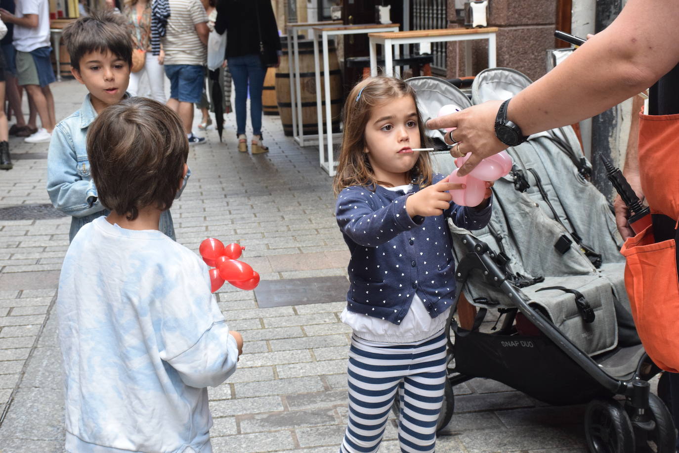 Fotos: Sábado de fiesta en la calle San Juan