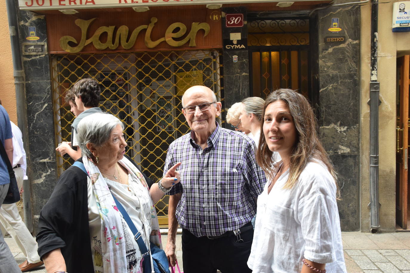 Fotos: Sábado de fiesta en la calle San Juan