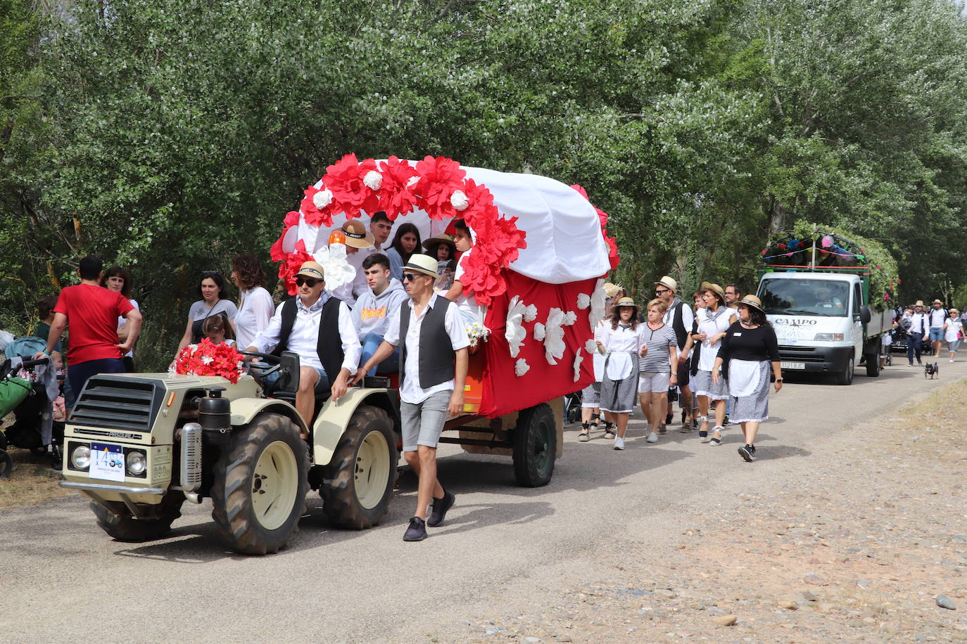 Fotos: Los arnedanos festejan la romería de San Juan