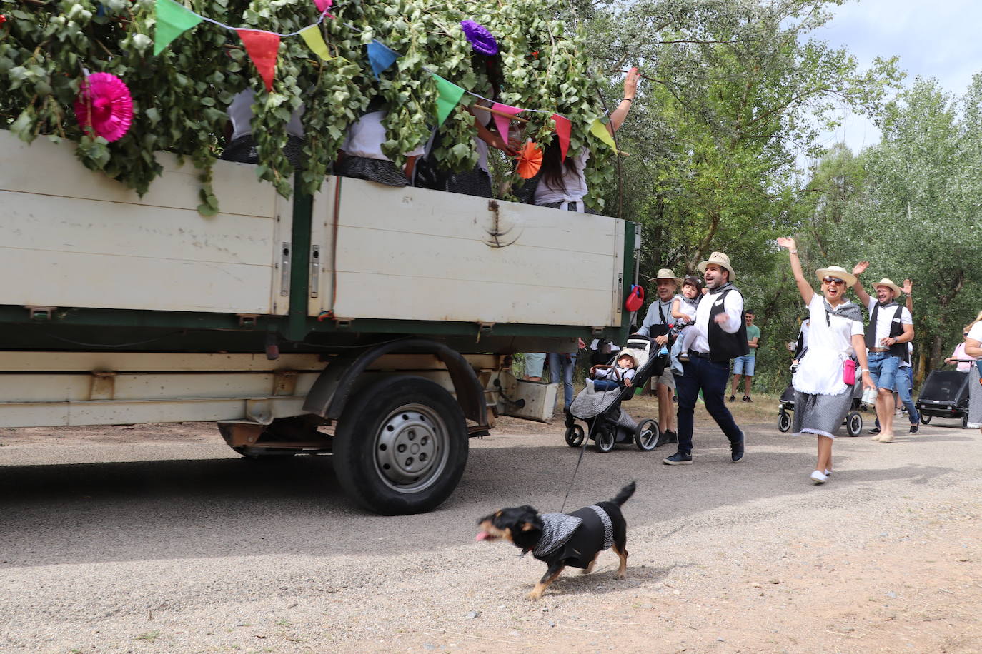 Fotos: Los arnedanos festejan la romería de San Juan