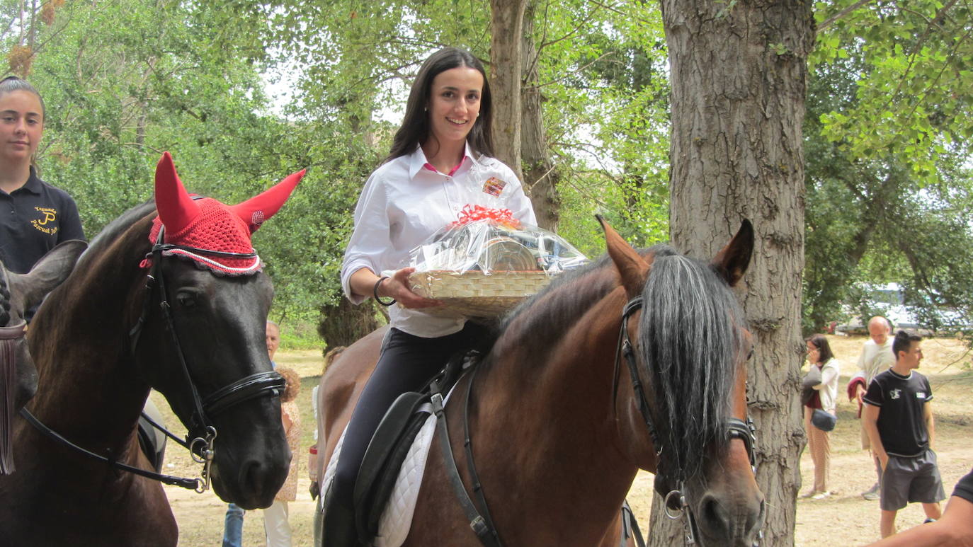 Fotos: Los arnedanos festejan la romería de San Juan