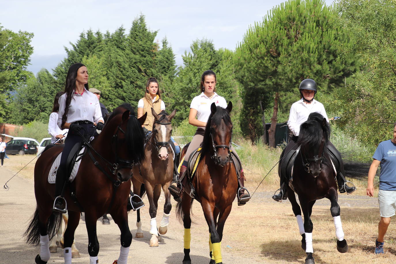 Fotos: Los arnedanos festejan la romería de San Juan