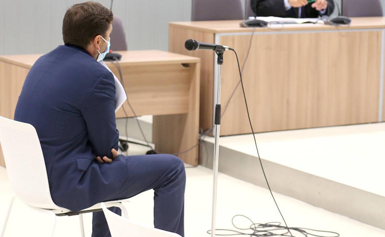 El abogado acusado de estafar cerca de 60.000 euros a una clienta acepta 2 años de cárcel