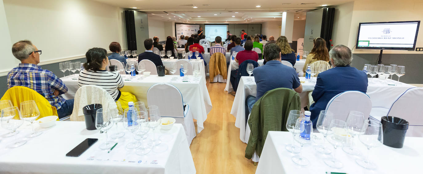 Fotos: Ruiz Monge, protagonista del club de catas