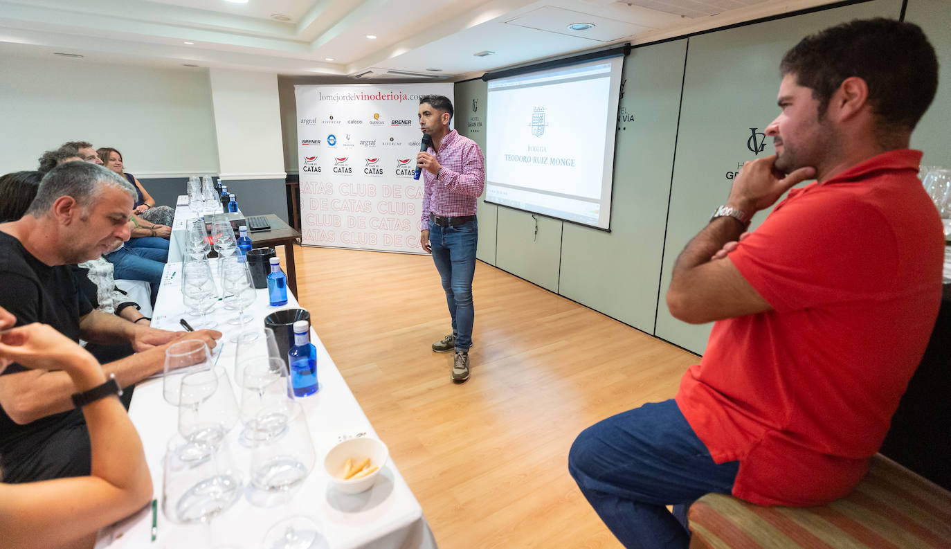 Fotos: Ruiz Monge, protagonista del club de catas