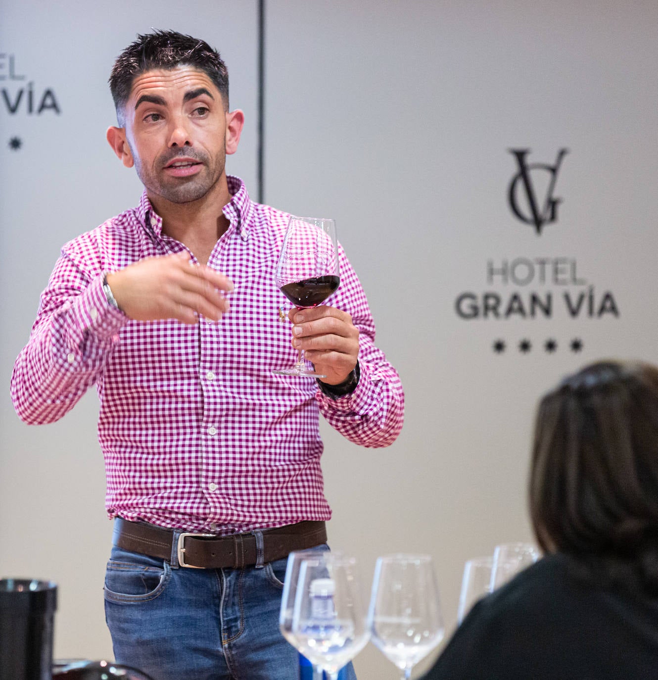 Fotos: Ruiz Monge, protagonista del club de catas