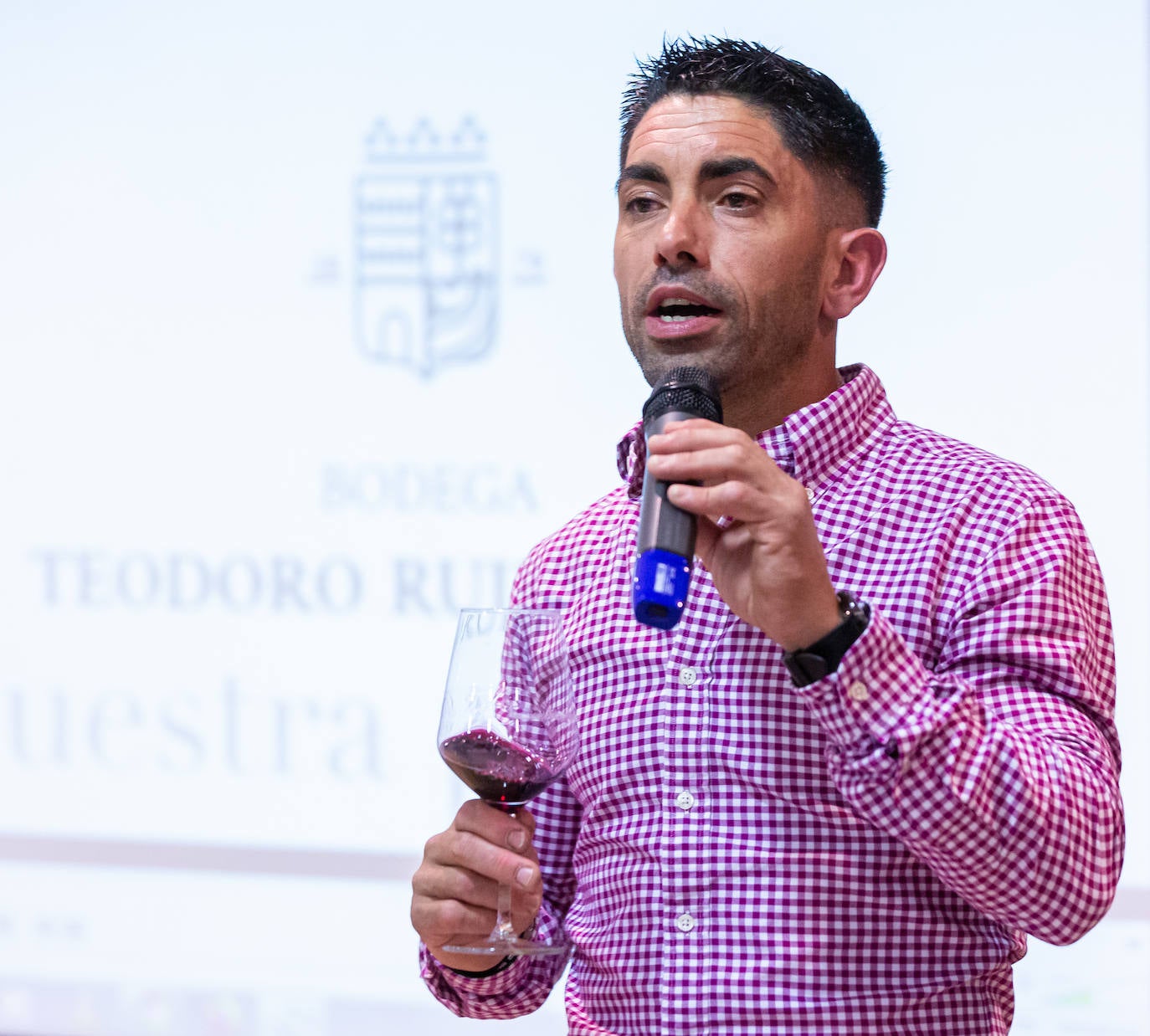 Fotos: Ruiz Monge, protagonista del club de catas