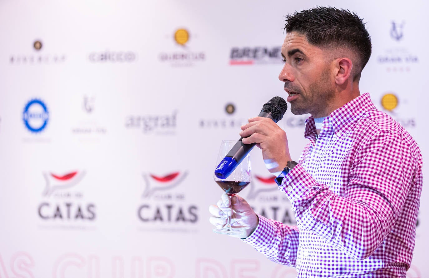 Fotos: Ruiz Monge, protagonista del club de catas
