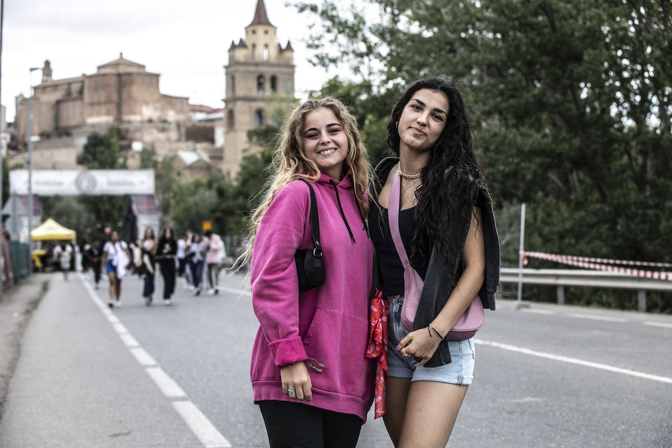 Fotos: Los asistentes al Holika, preparados para que suene la música
