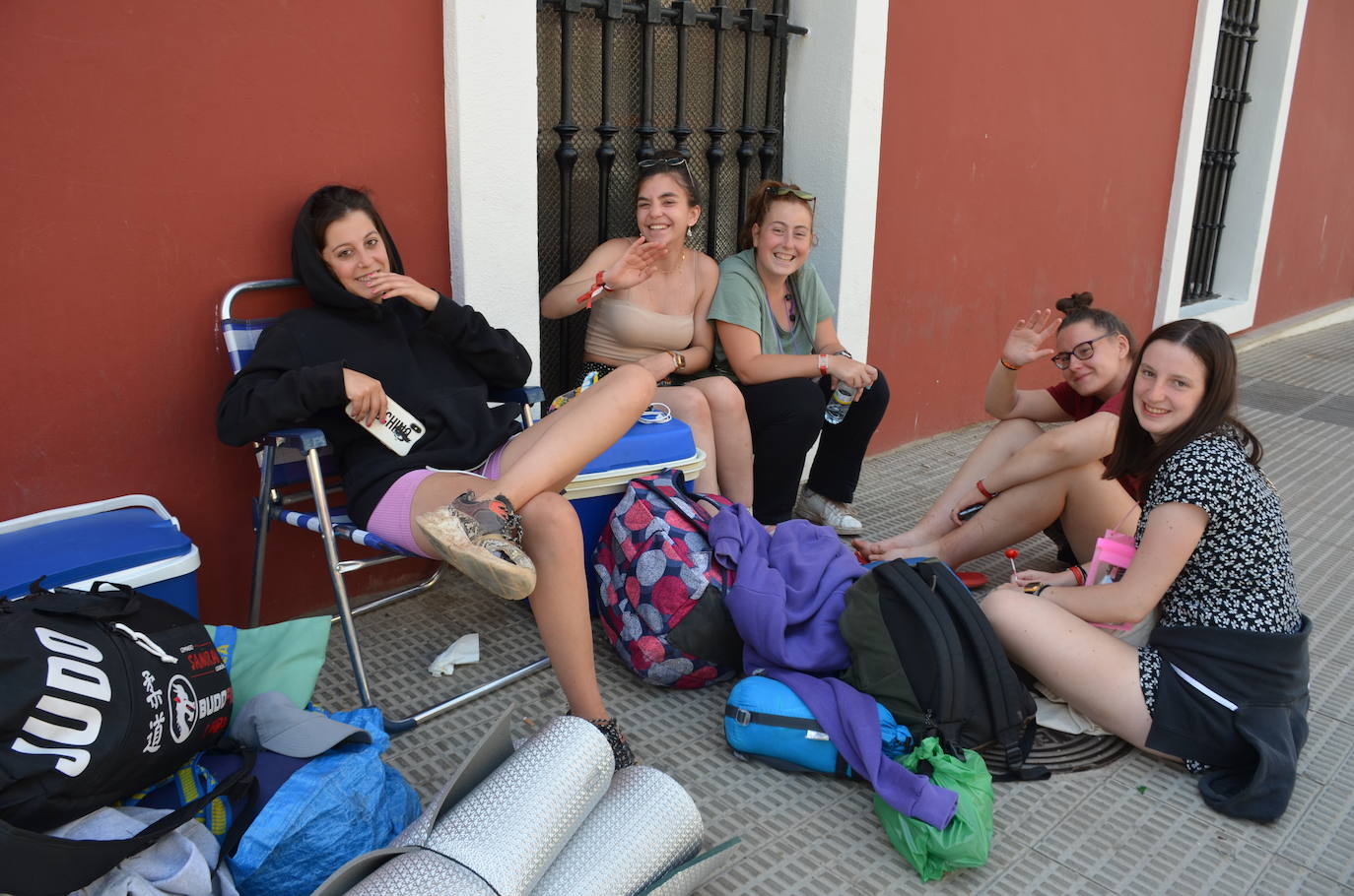 Fotos: Momento de la recogida en el festival Holika