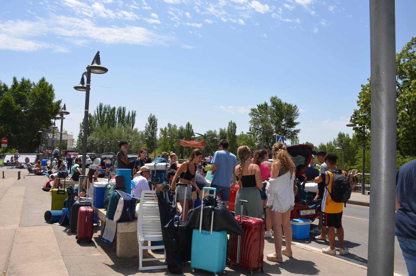 Fotos: Momento de la recogida en el festival Holika