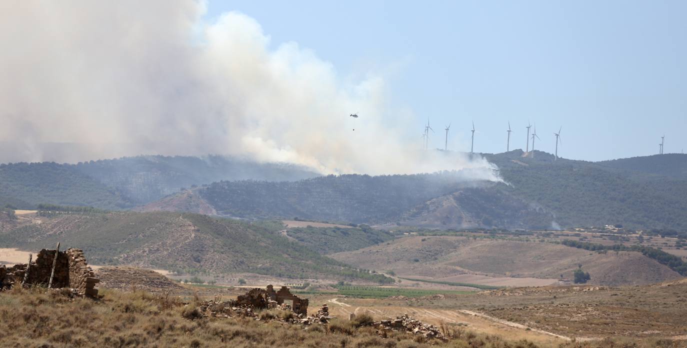 Fotos: Incendio en Yerga: las imágenes del fuego que quema el monte riojano