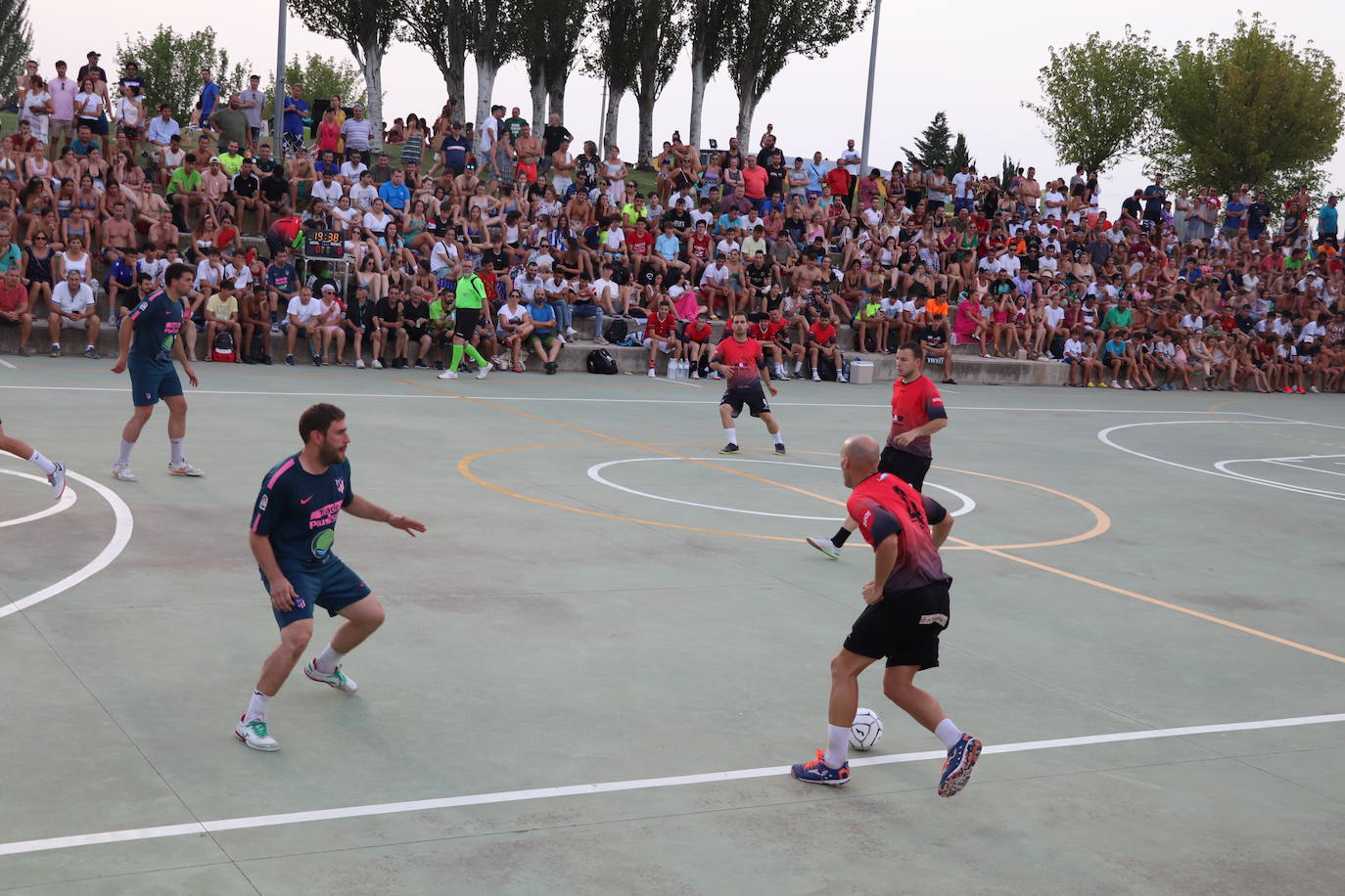 Fotos: 48 Horas de Fútbol Sala de Alfaro: Segura impulsa la remontada que da la Colegiata al Aema