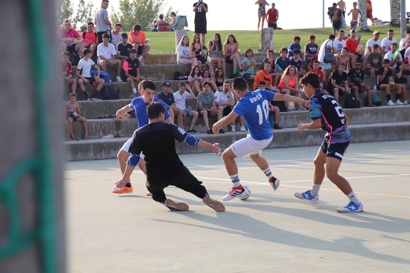 Fotos: 48 Horas de Fútbol Sala de Alfaro: Segura impulsa la remontada que da la Colegiata al Aema