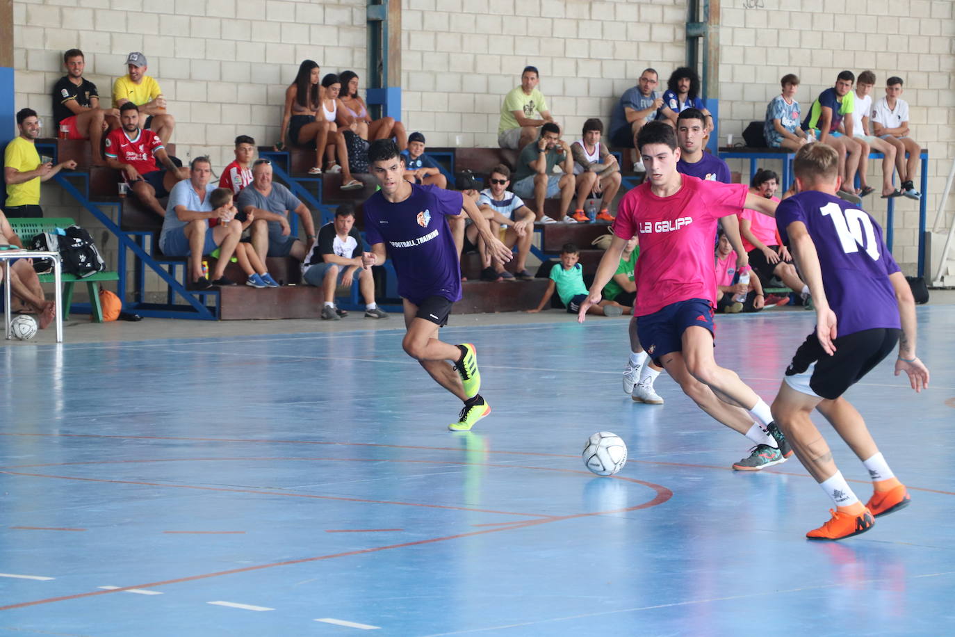 Fotos: 48 Horas de Fútbol Sala de Alfaro: Segura impulsa la remontada que da la Colegiata al Aema