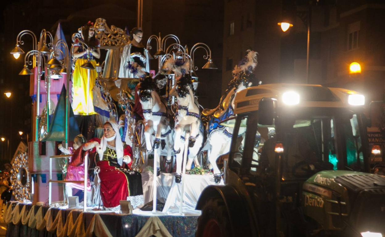 Edición anterior del desfile de carrozas. 