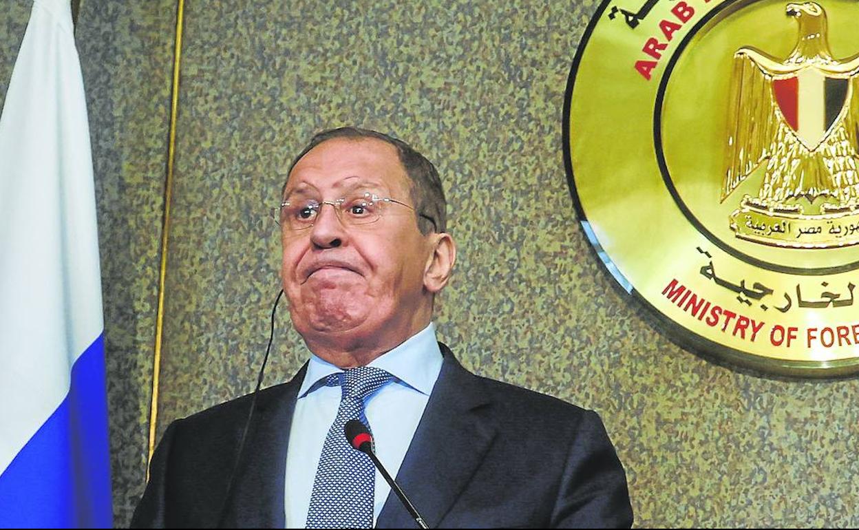 El ministro de Exteriores ruso, Serguéi Lavrov, durante una conferencia tras reunirse con su homólogo egipcio, Sameh Shoukri, y el presidente Abdelfatá al-Sisi en su visita a Egipto. 