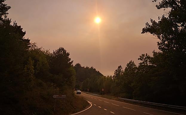 Las cenizas caían en Peñaloscintos y Ortigosa.